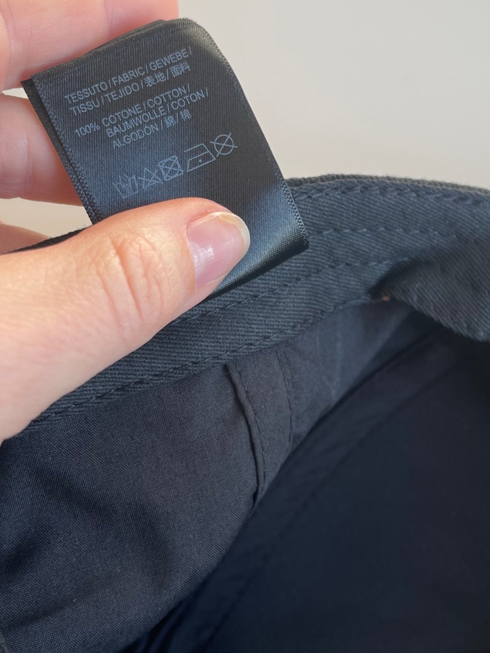 Balenciaga Black Hat - Picture 8 of 9